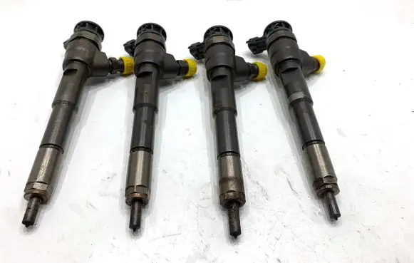 Renault Clio IV Fuel injectors set 0445110652