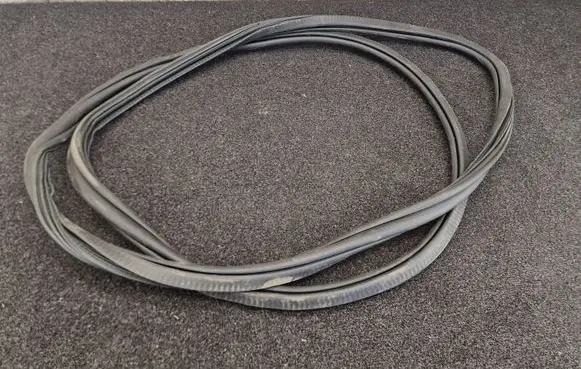 Porsche Macan (95B) Front door rubber seal 95B831721