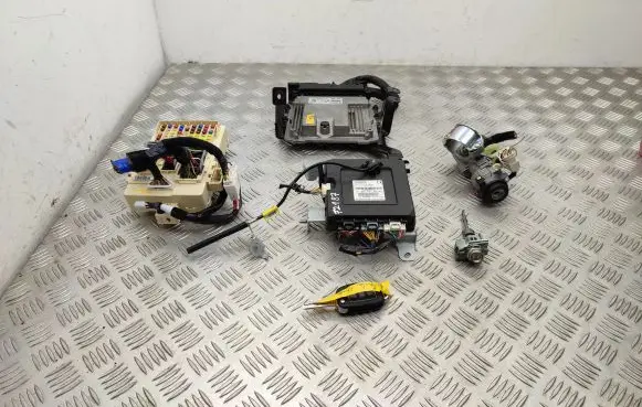 Hyundai Tucson TL Engine ECU kit and lock set 95400D7160 91950D3510 954202V000