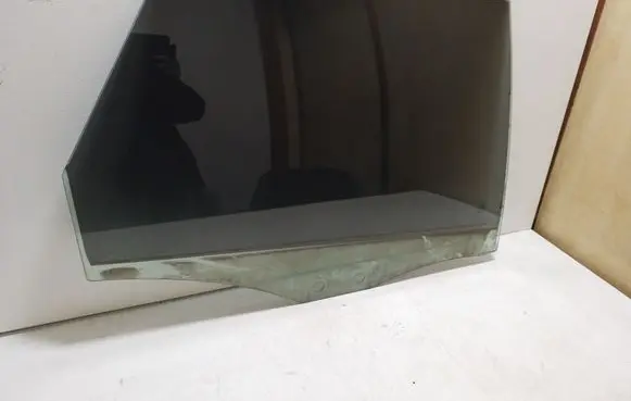 Audi A6 S6 C6 4F Rear door window glass 