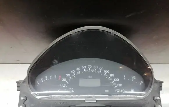 Mercedes-Benz A W168 Speedometer (instrument cluster) A1685400447