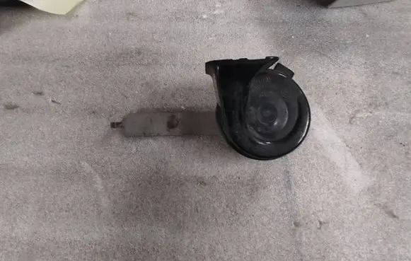BMW X3 E83 Horn signal 024148