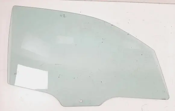 Volkswagen Amarok Front door window glass four-door