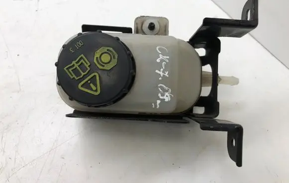 Mazda CX-7 Brake fluid reservoir 
