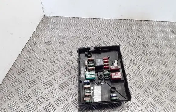 Volkswagen Golf Plus Fuse module 1K0937125A