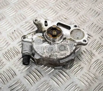 Skoda Yeti (5L) Vacuum pump 03L145100