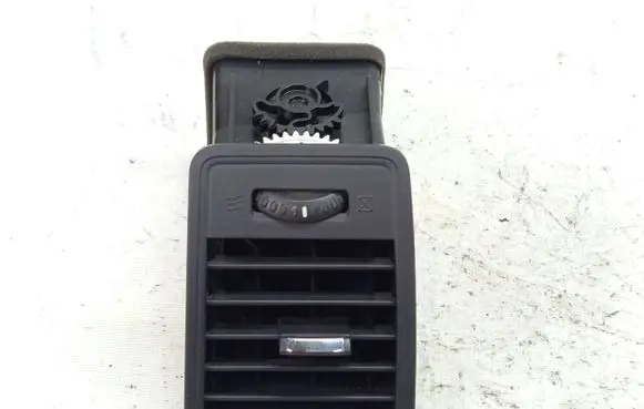 Ford Flex Dashboard side air vent grill/cover trim
