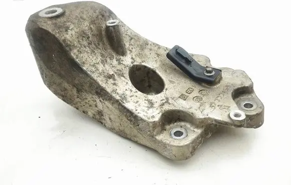 Maserati Ghibli Engine mounting bracket 670004865
