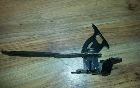 Audi A6 S6 C4 4A Engine bonnet/hood lock/catch 4a0823480b