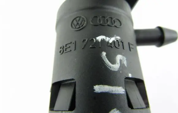 Audi A6 S6 C5 4B Clutch slave cylinder 8E1721401F
