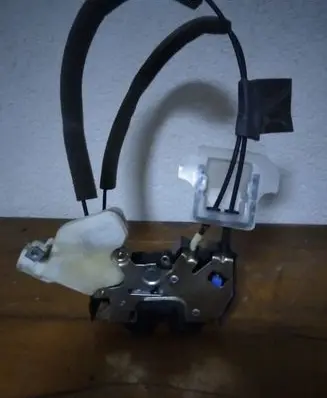 Nissan Altima Front door lock 80552AA200