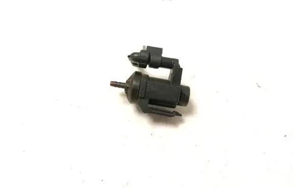 BMW 1 F20 F21 Turbo solenoid valve 8570591