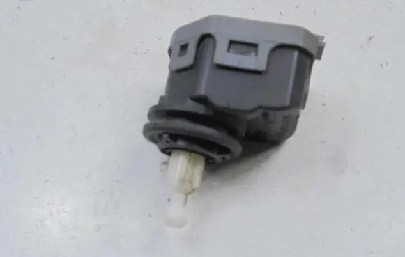 Skoda Fabia Mk1 (6Y) Headlight level adjustment motor 6Y0941295