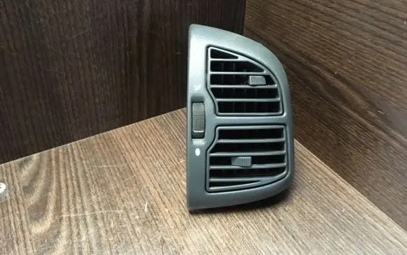 Fiat Ducato Dash center air vent grill 130422602 LS130422602