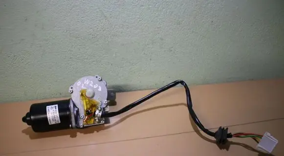 Mercedes-Benz C W203 Wiper motor A2038200442