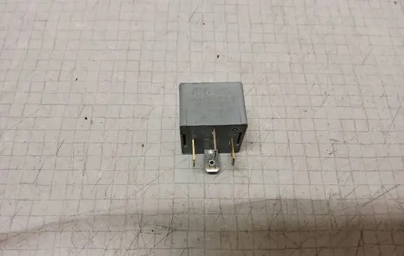 Volkswagen Transporter - Caravelle T5 Other relay 141951253B 20240072