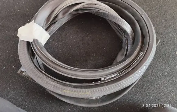 Audi TT Mk1 Front door rubber seal 