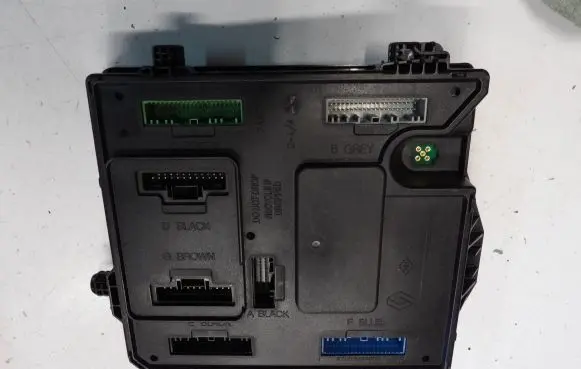 Renault Megane III Comfort/convenience module 284B13640R S180098201