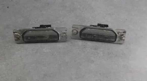 Infiniti FX Number plate light