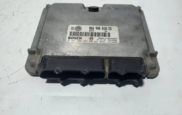 Volkswagen Golf IV Engine control unit/module 06A906018ED 26SA5946 0261206322