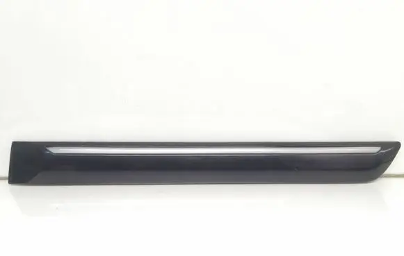 Suzuki Grand Vitara II Rear door trim (molding) 7763052d00