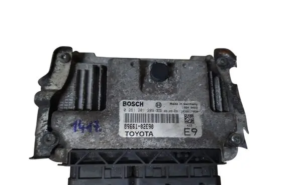 Toyota Auris 150 Engine control unit/module ECU 8966102E90 0261201209