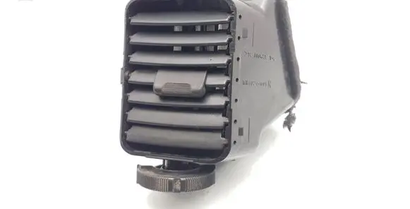 Mitsubishi Pajero Dash center air vent grill MR40244601R