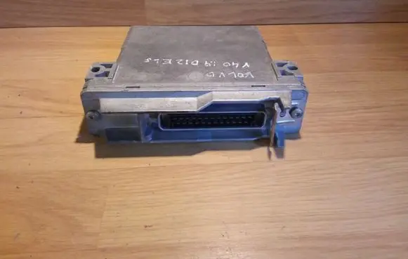 Volvo S40, V40 Engine control unit/module HOM7700868321 7700103515A
