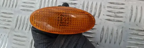 Nissan Terrano Front fender indicator light