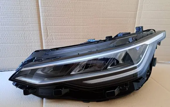 Volkswagen Golf VIII Headlight/headlamp 5H1941005A