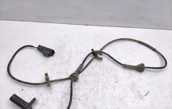 Volvo V70 ABS brake wheel speed sensor 10071160133