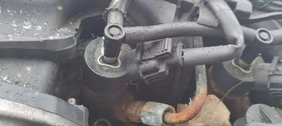 Ford C-MAX I Fuel injector 1425514 5M5Q9F593AA 0986435126