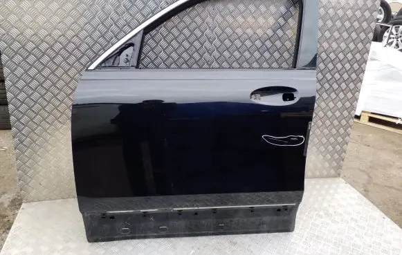 Mercedes-Benz EQB Front door