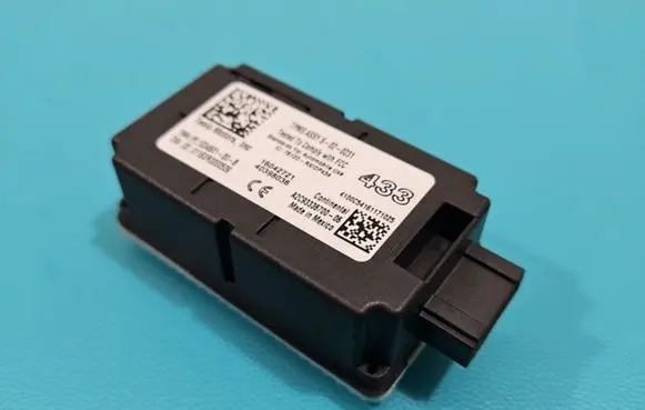 Tesla Model S Central body control module 1034601-00-B IMPRK1413408