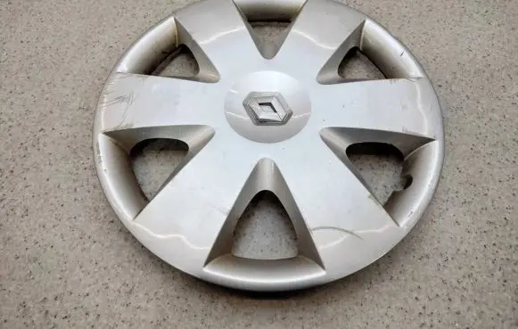 Renault Megane II R15 wheel hub/cap/trim 8200313607