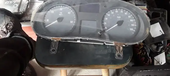 Renault Trafic II (X83) Speedometer (instrument cluster) 8200283201