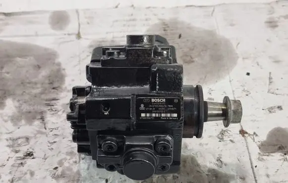 Audi A4 S4 B7 8E 8H Fuel injection high pressure pump 059130755S 0445010171