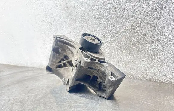 Opel Insignia A A/C compressor mount bracket 55562863