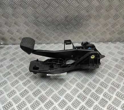 Mercedes-Benz EQB Brake pedal A1772902300
