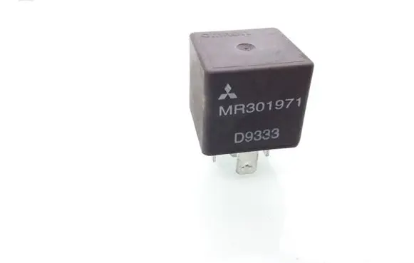 Mitsubishi Pajero Other relay MR301971 D9333