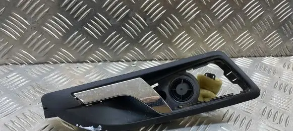 Skoda Yeti (5L) Front door interior handle 1Z0837248