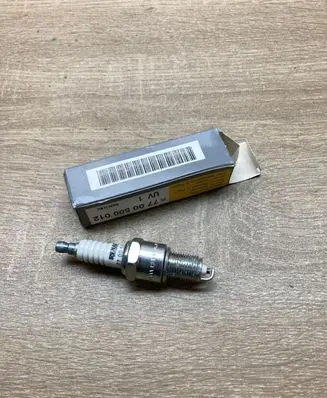 Renault Twingo II Spark plug 7700500012