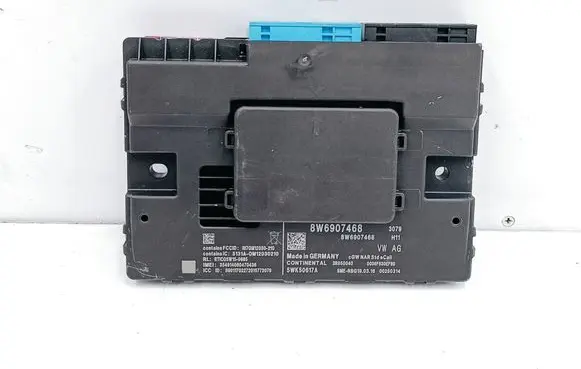 Audi Q7 4M Gateway control module 8W6907468
