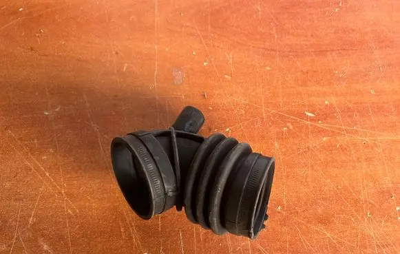 BMW 3 E46 Air intake hose/pipe 13711437355 1437355