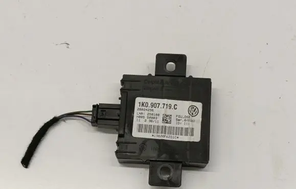 Audi A3 S3 8P Alarm control unit/module 1K0907719C