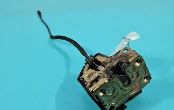 Renault Clio II Front door lock IMPRK1561096