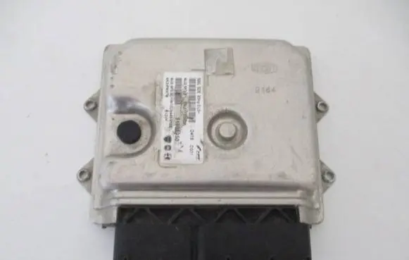 Fiat 500L Engine control unit/module 51908950 AK3PMX7M MJD8F3X