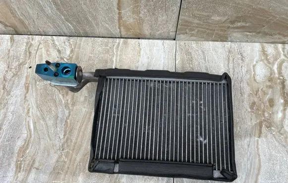 Maserati Ghibli Air conditioning (A/C) radiator (interior) DY104001 AEJ2842 DT547001
