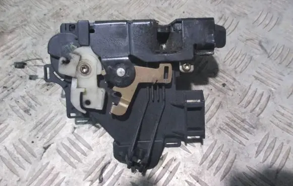 Volkswagen Lupo Front door lock 