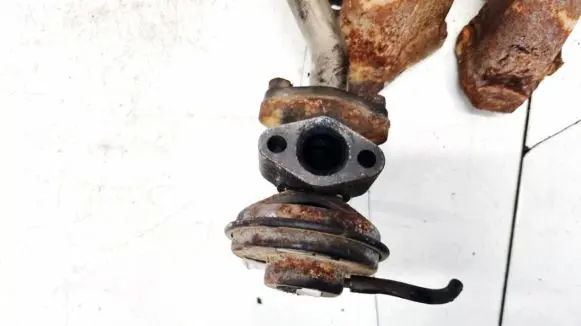Nissan Sunny EGR valve 463617B